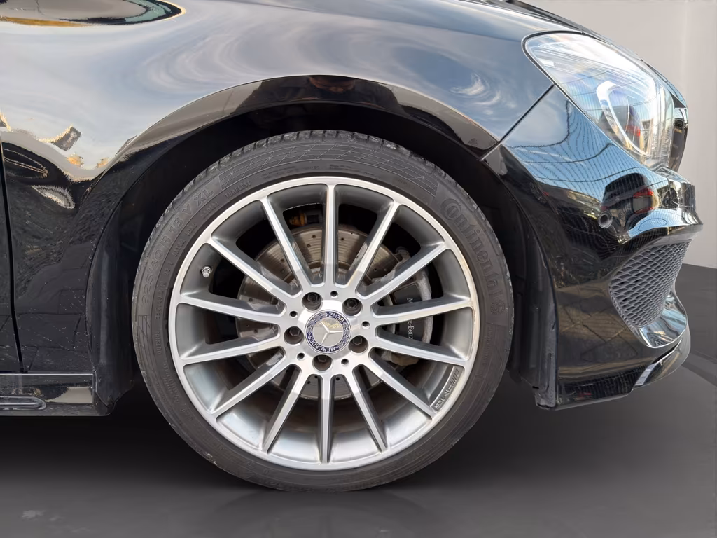 Mercedes-Benz CLA 220