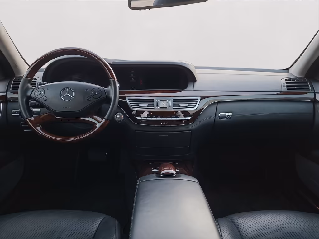 Mercedes-Benz S 600