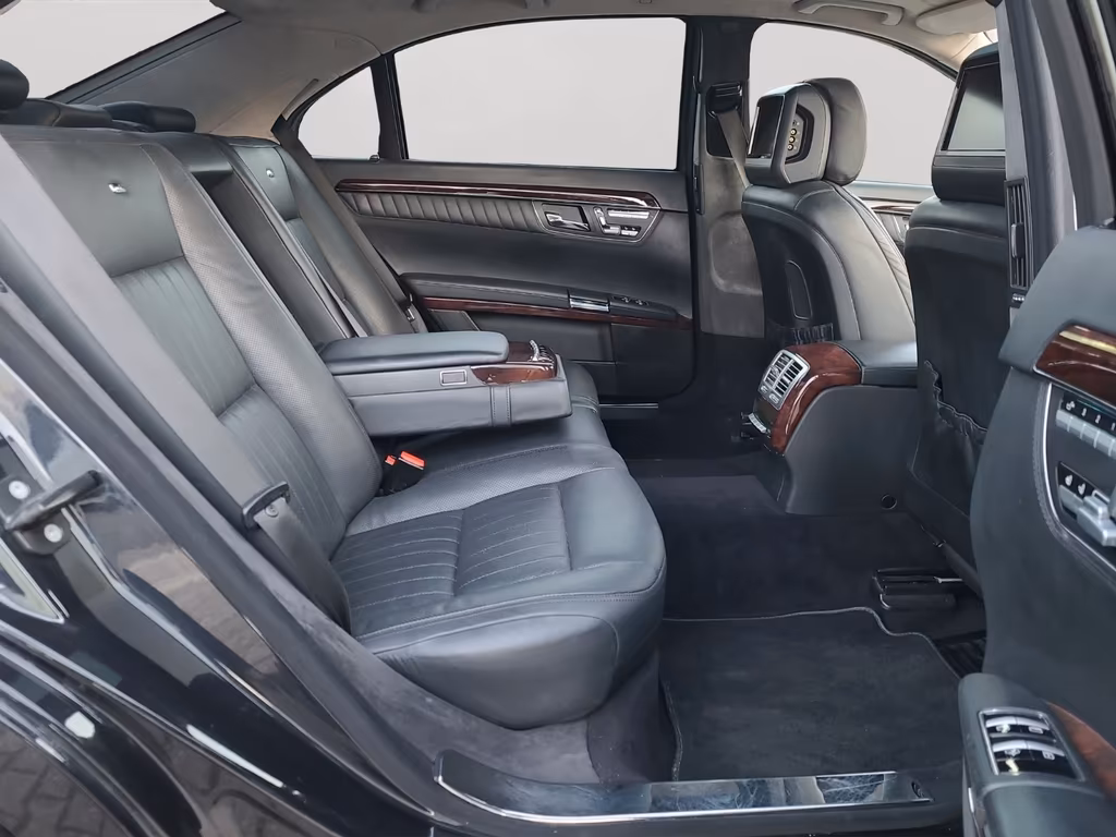 Mercedes-Benz S 600