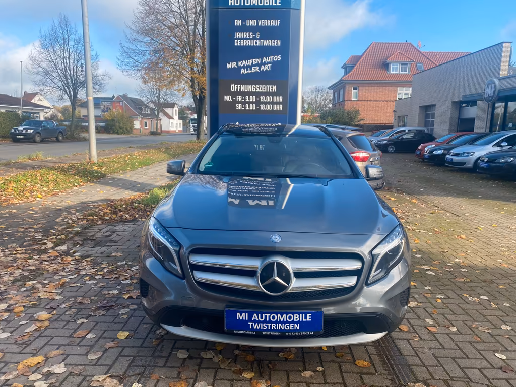Mercedes-Benz GLA 220