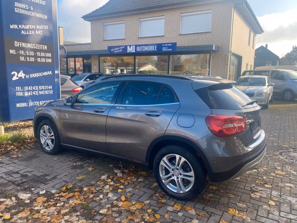 Mercedes-Benz GLA 220
