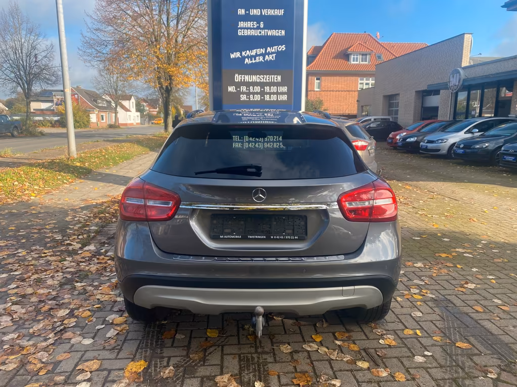 Mercedes-Benz GLA 220