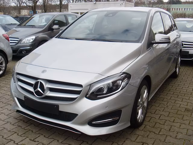 Mercedes-Benz B 220