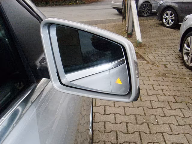 Mercedes-Benz B 220