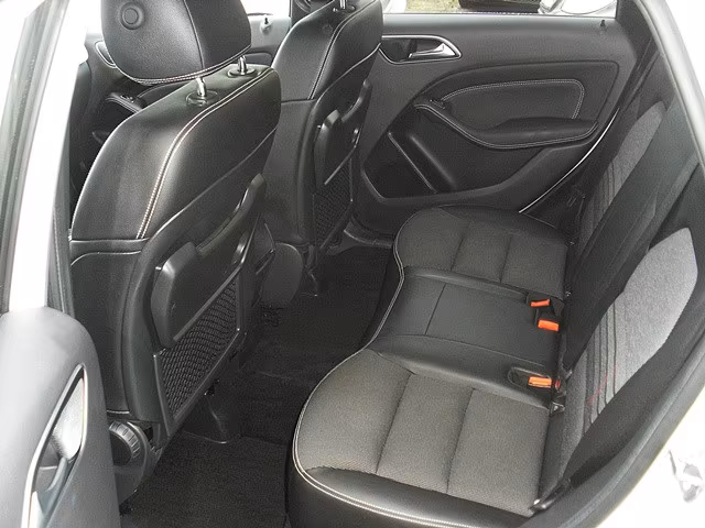 Mercedes-Benz B 220