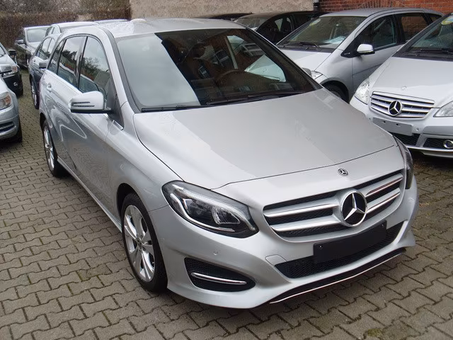 Mercedes-Benz B 220