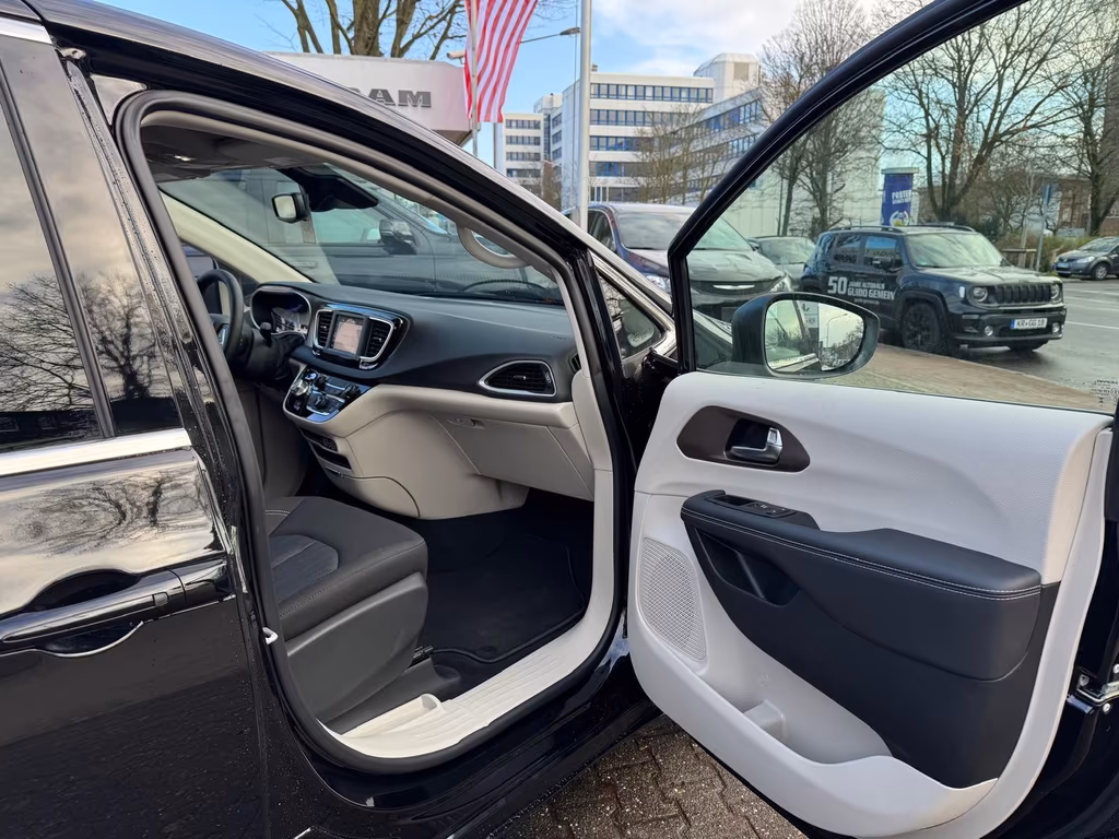 Chrysler Pacifica