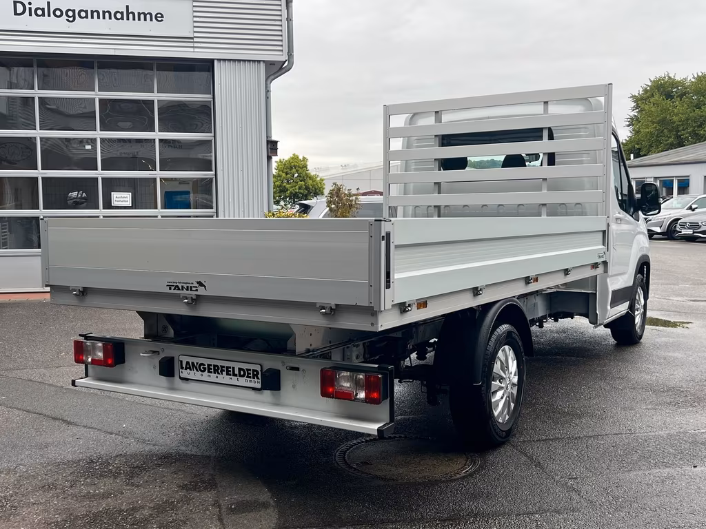 Maxus Deliver 9