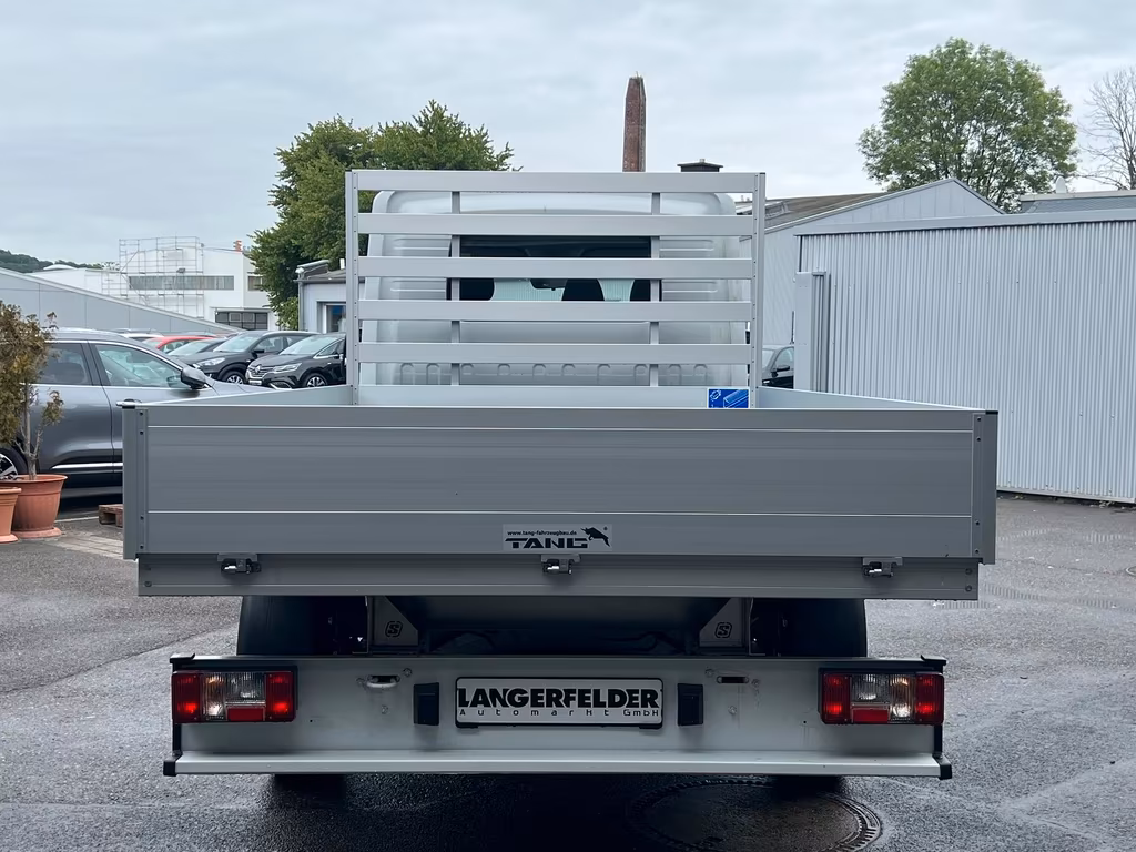 Maxus Deliver 9