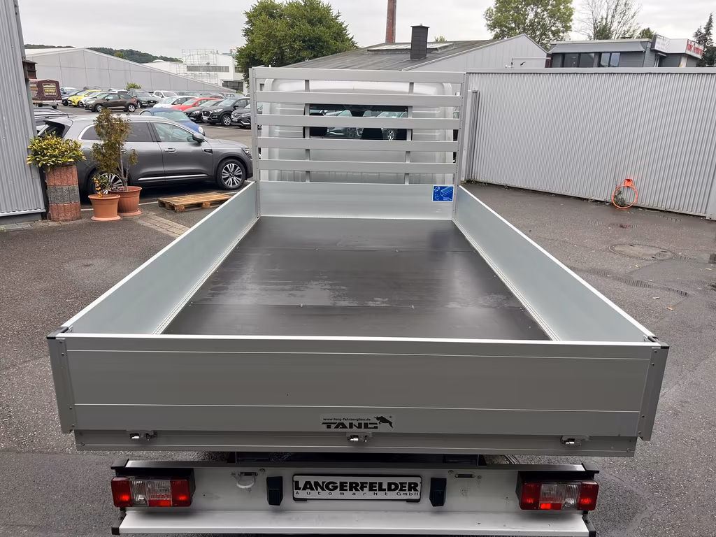 Maxus Deliver 9