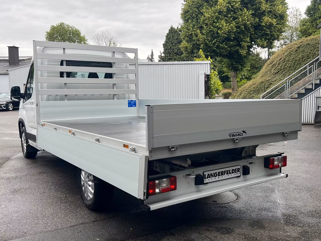 Maxus Deliver 9