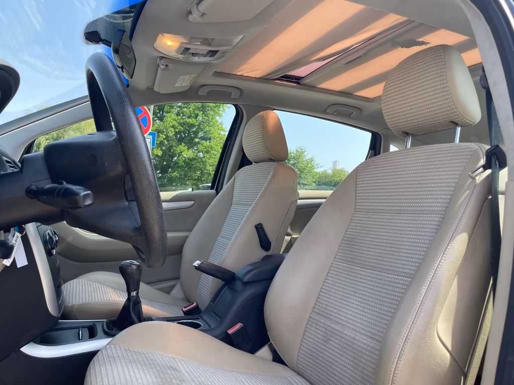 Mercedes-Benz B 150