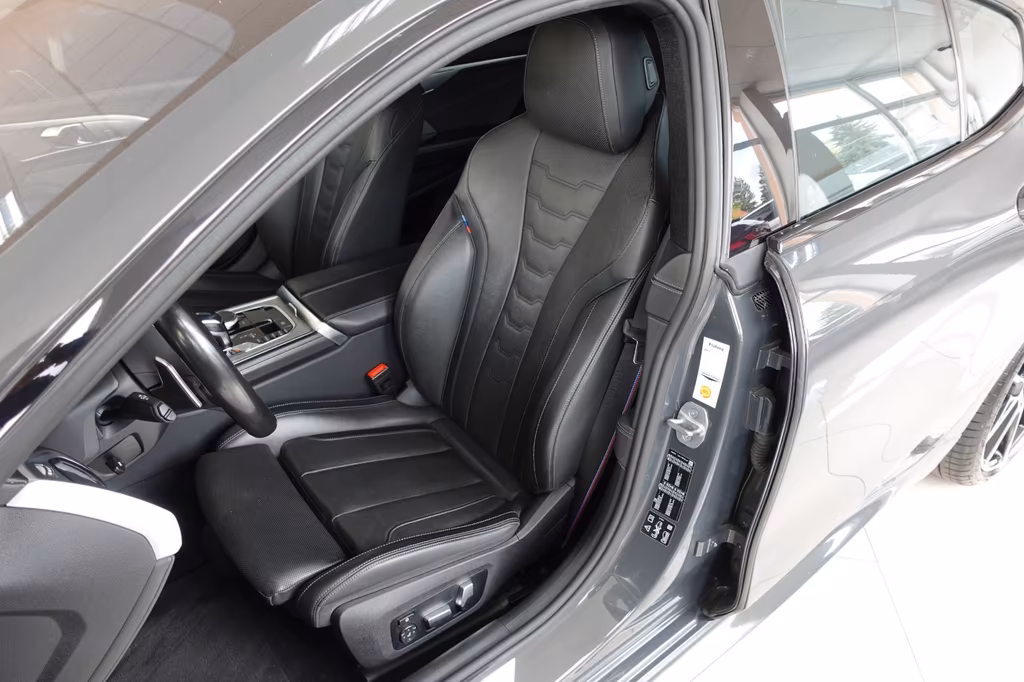 BMW 840