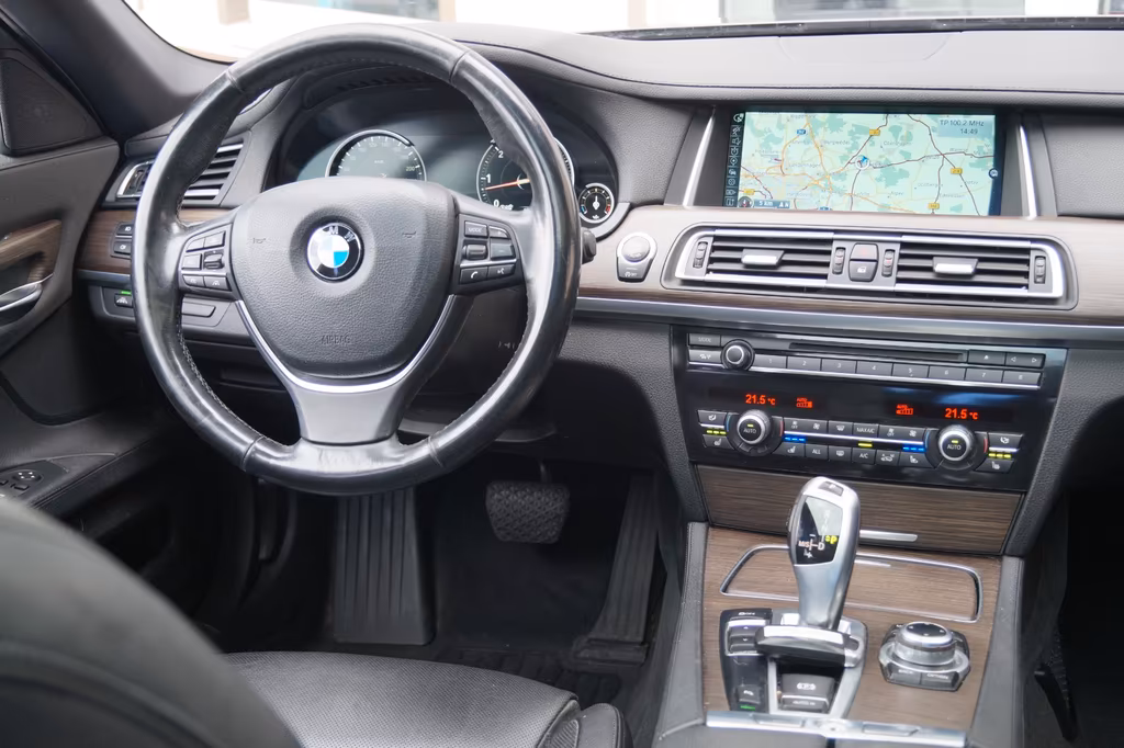 BMW 740