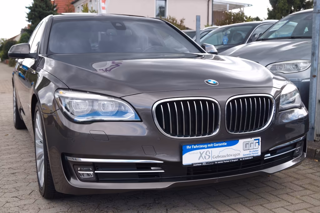 BMW 740