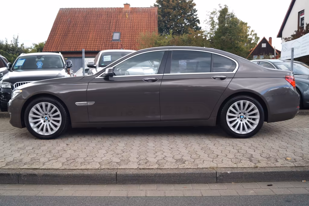 BMW 740