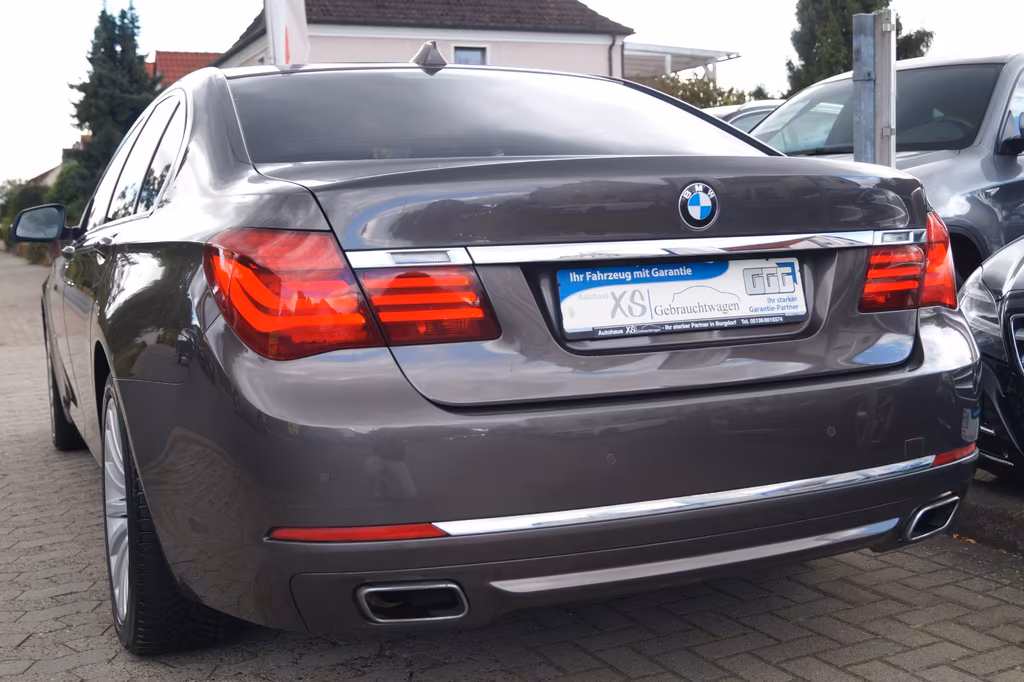 BMW 740