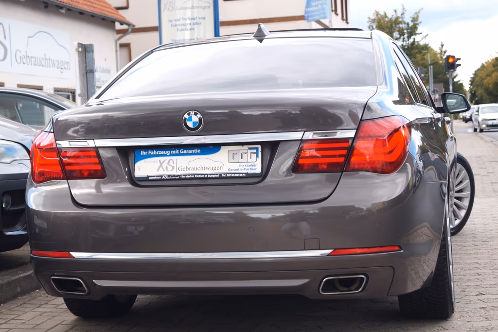 BMW 740