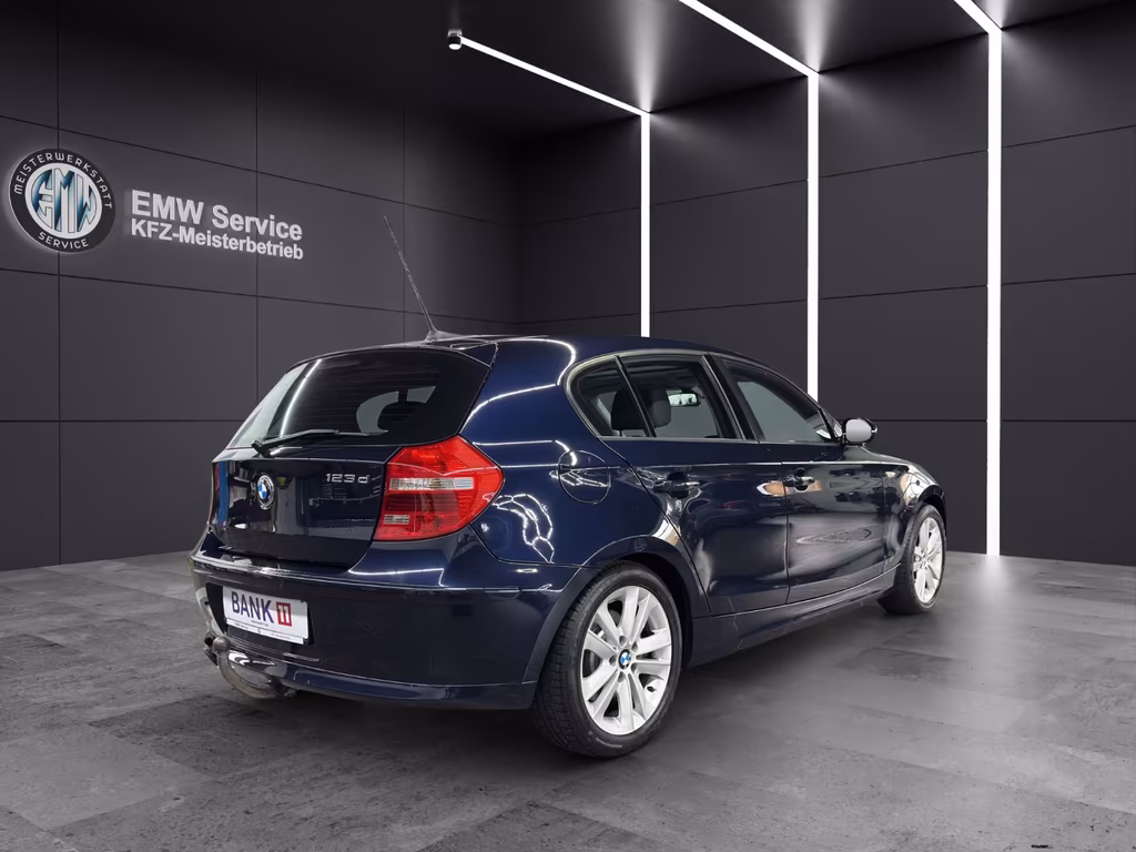 BMW 123