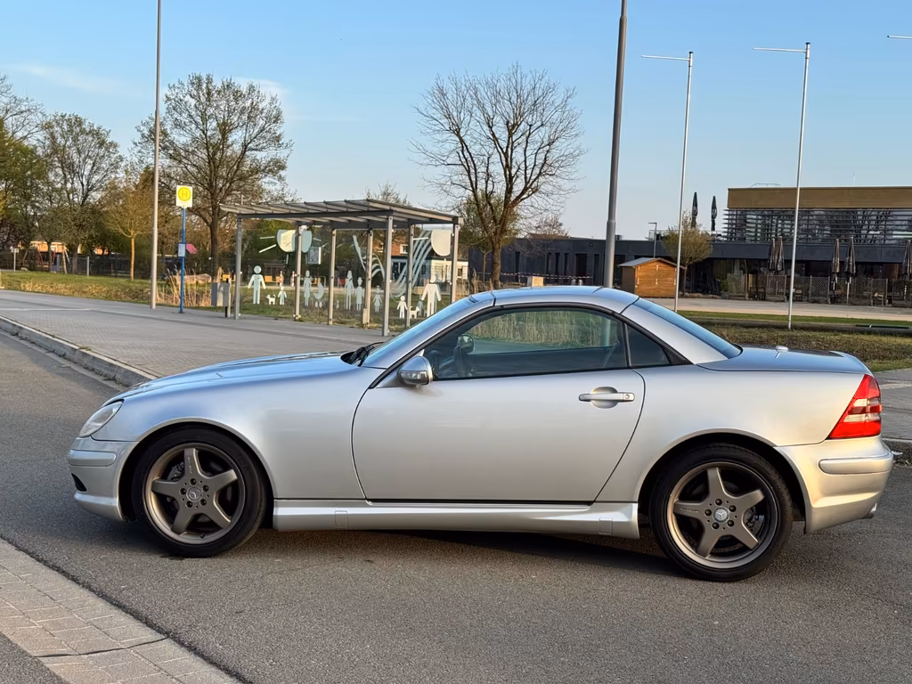 Mercedes-Benz SLK 320