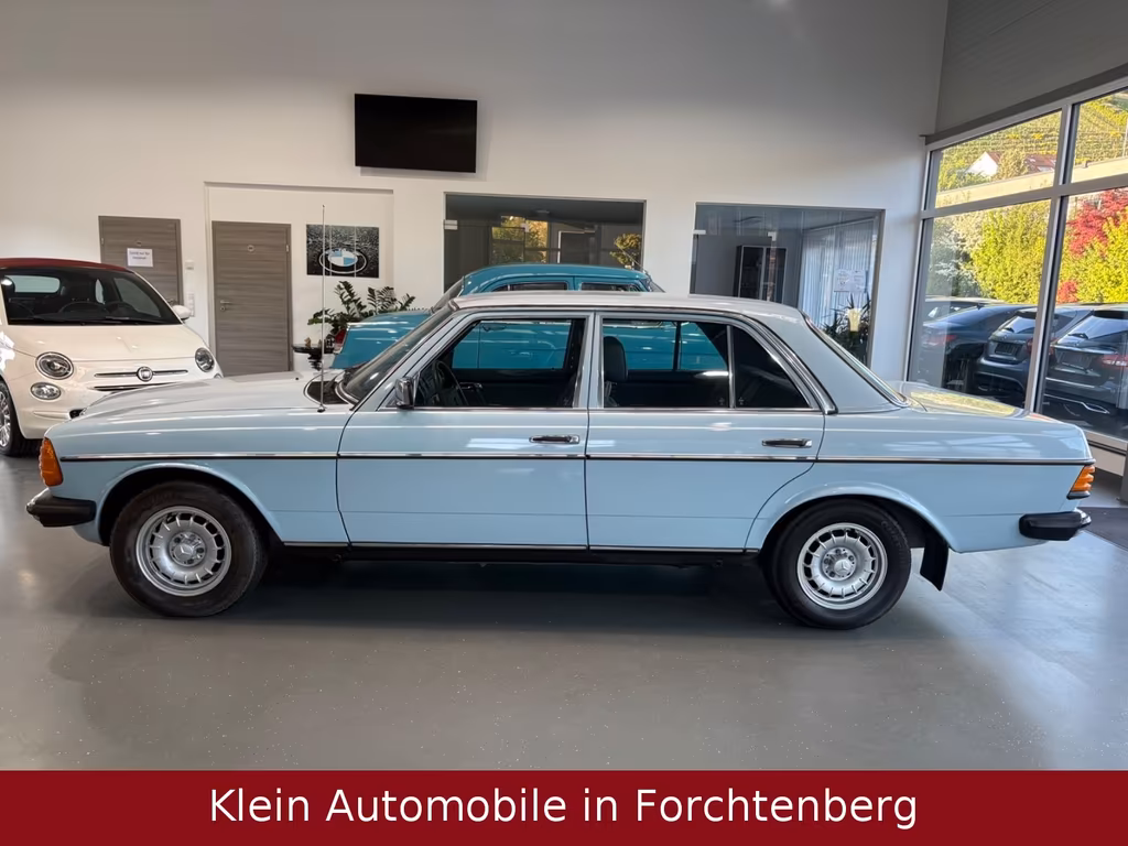 Mercedes-Benz 240