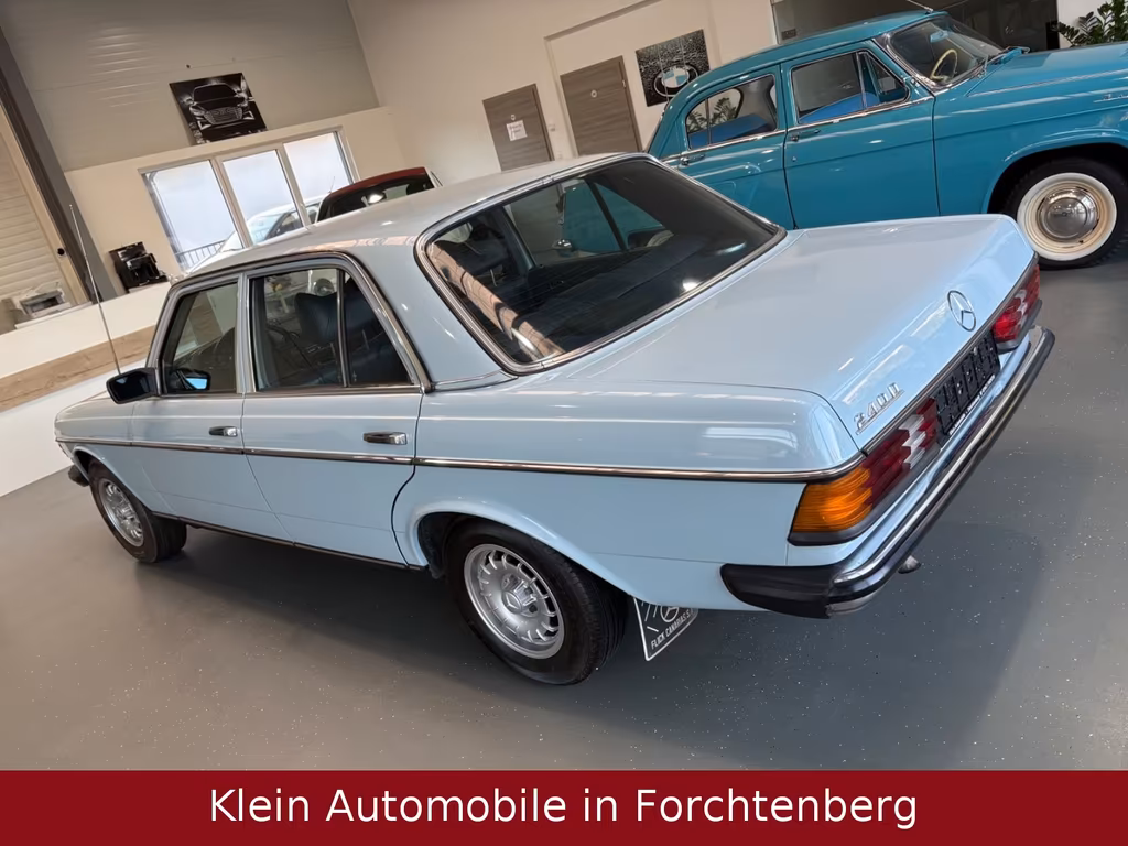 Mercedes-Benz 240