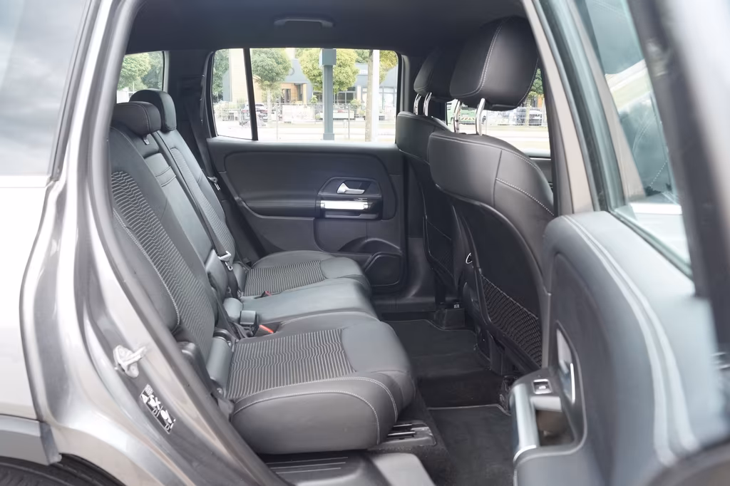 Mercedes-Benz GLB 220