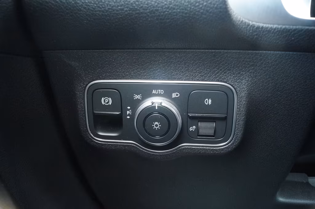 Mercedes-Benz GLB 220