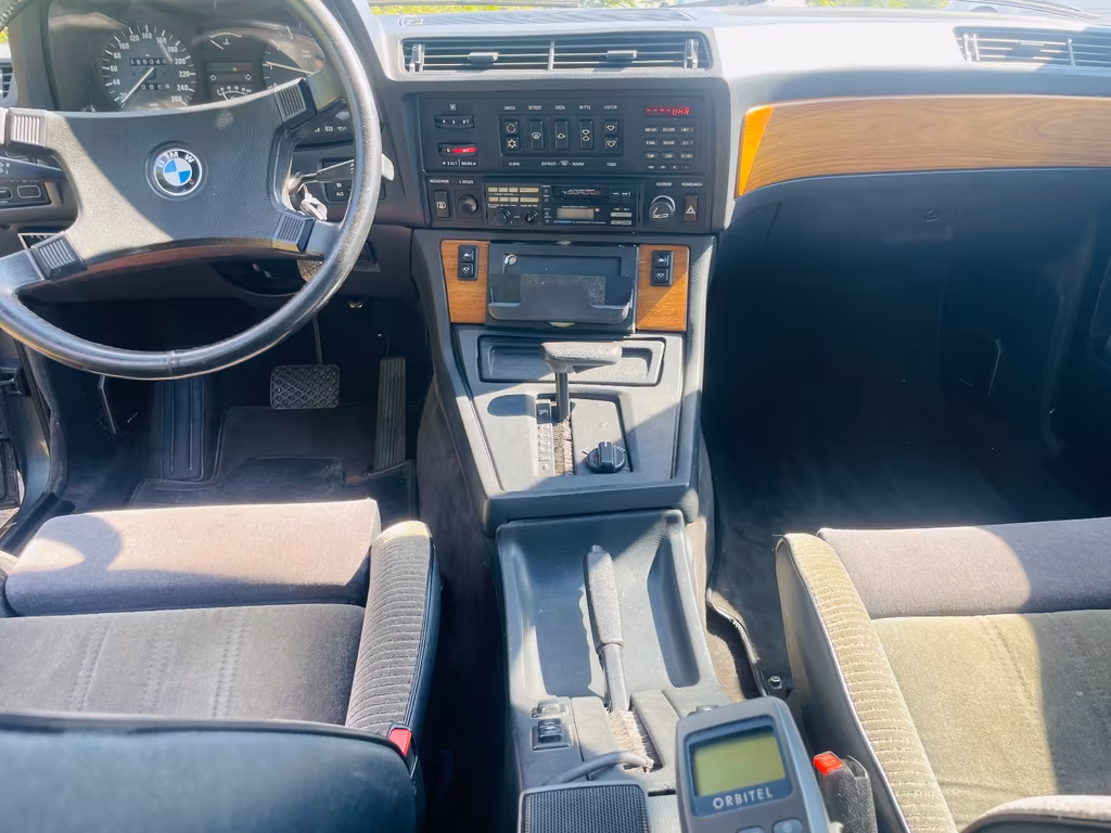 BMW 745