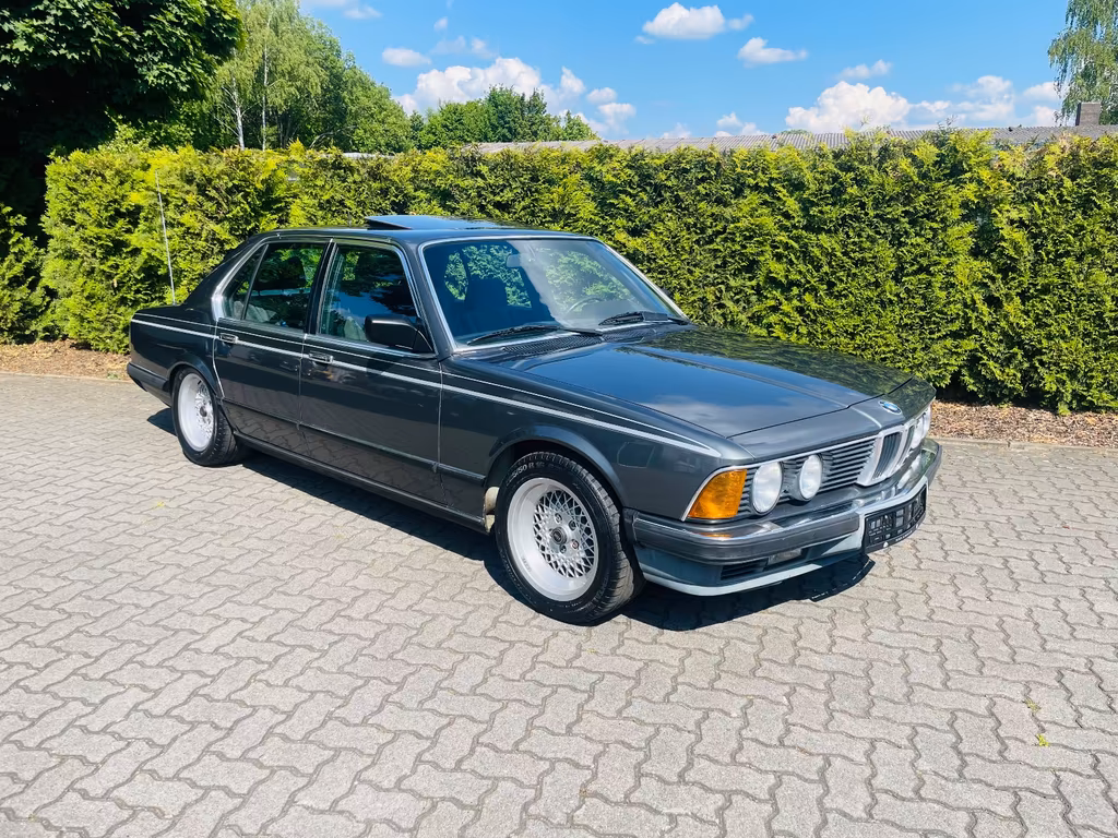 BMW 745