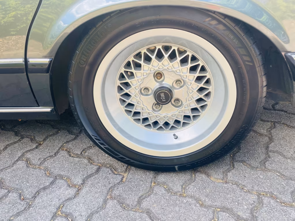 BMW 745