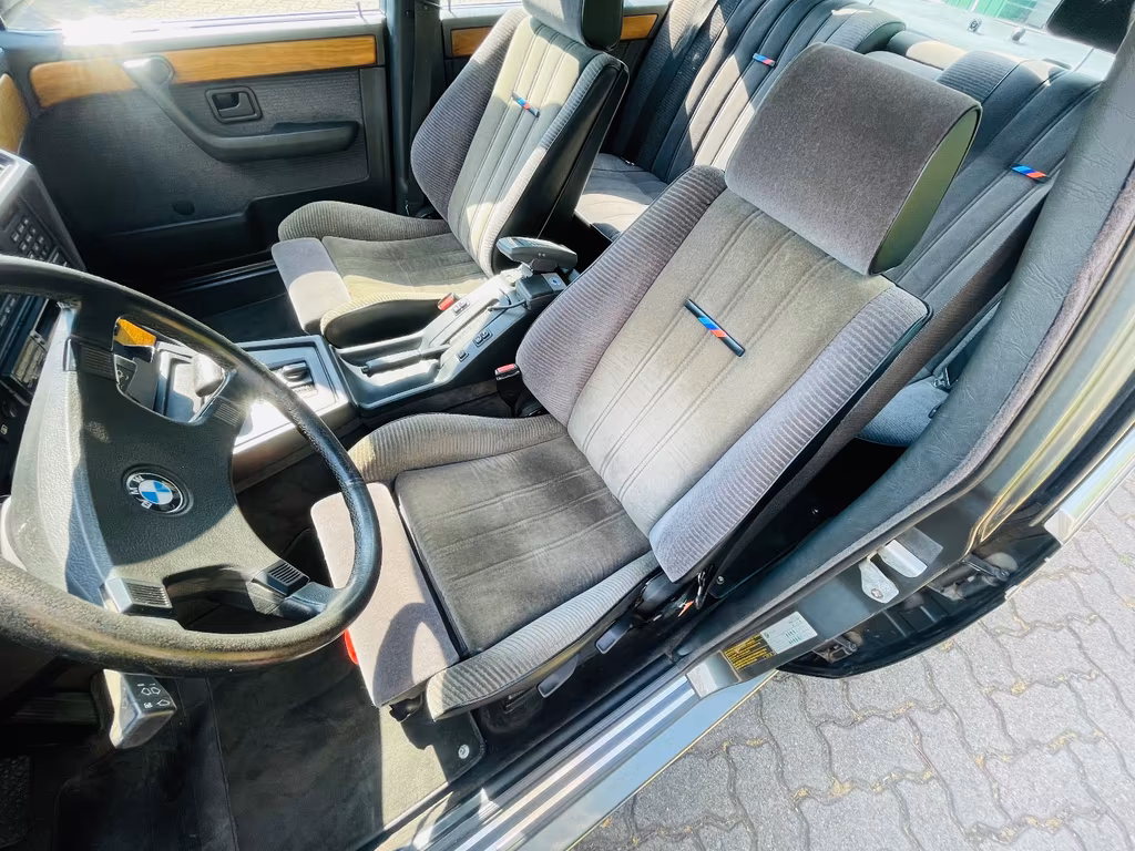 BMW 745