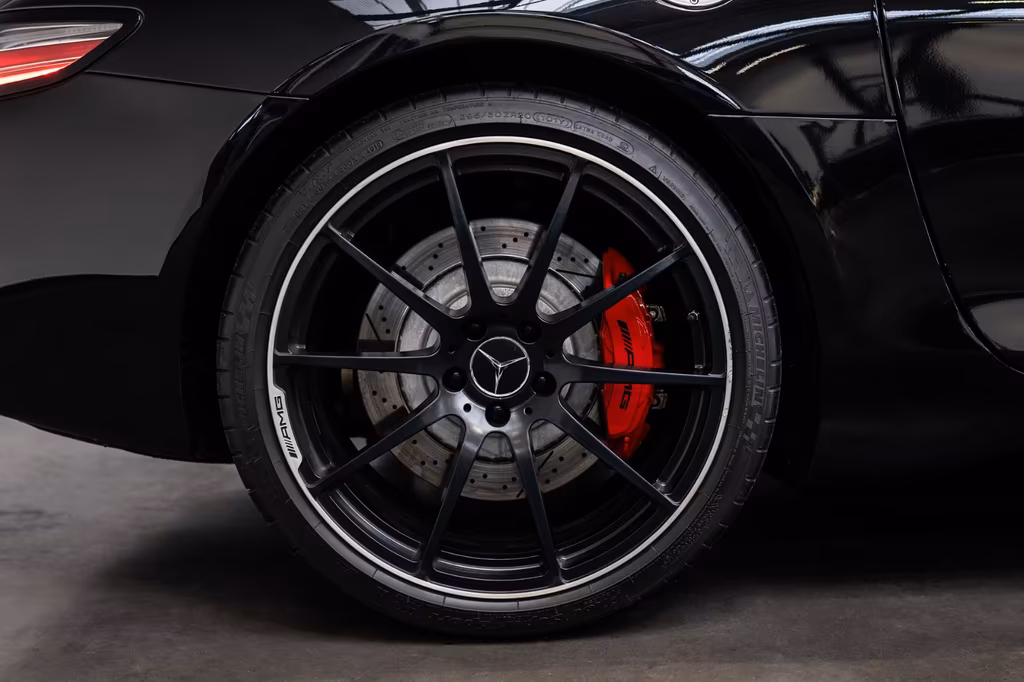 Mercedes-Benz SLS AMG