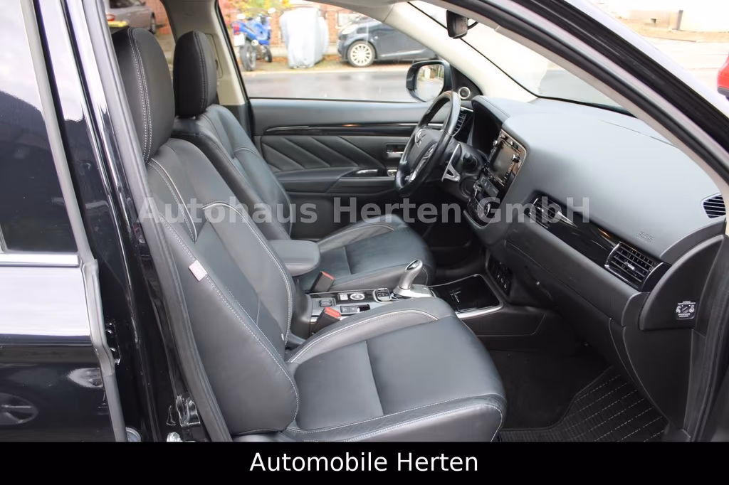 Mitsubishi Plug-in Hybrid Outlander