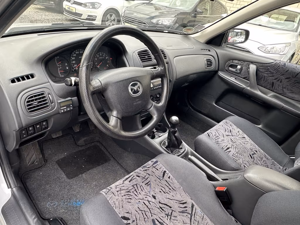 Mazda 323