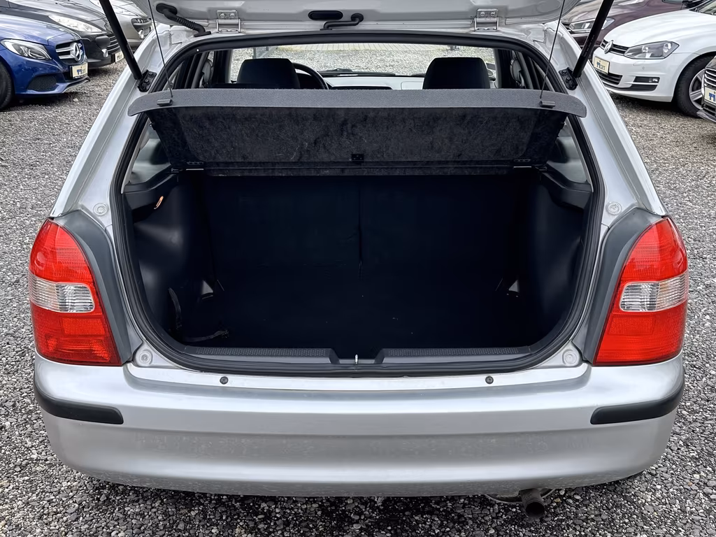 Mazda 323