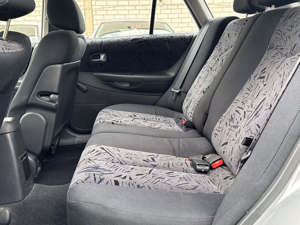 Mazda 323