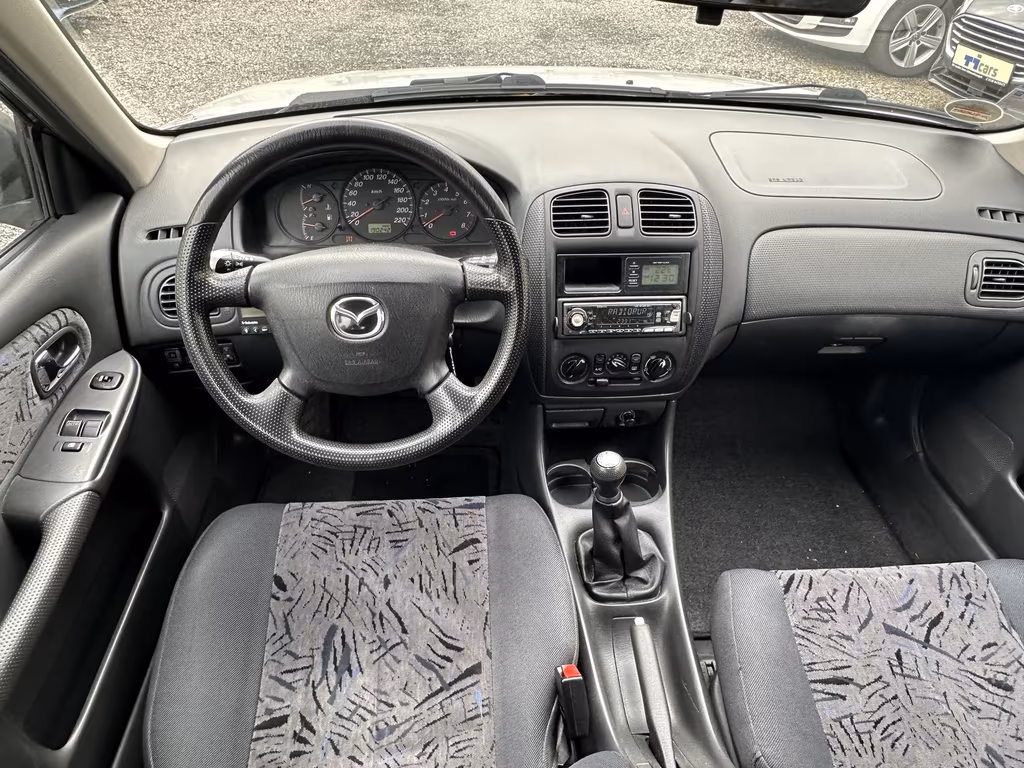 Mazda 323