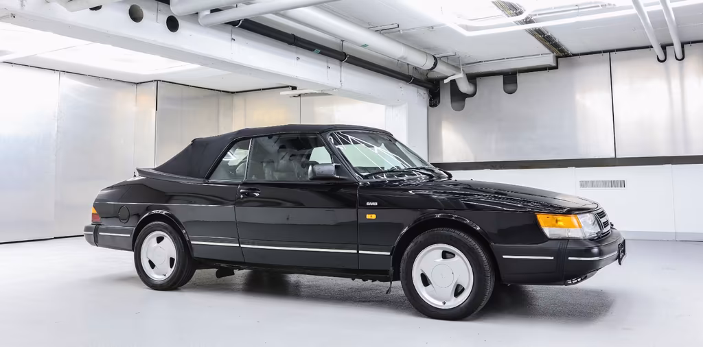 Saab 900