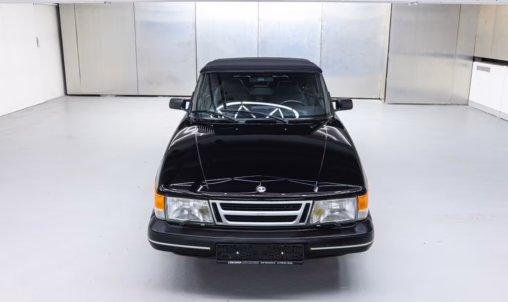 Saab 900