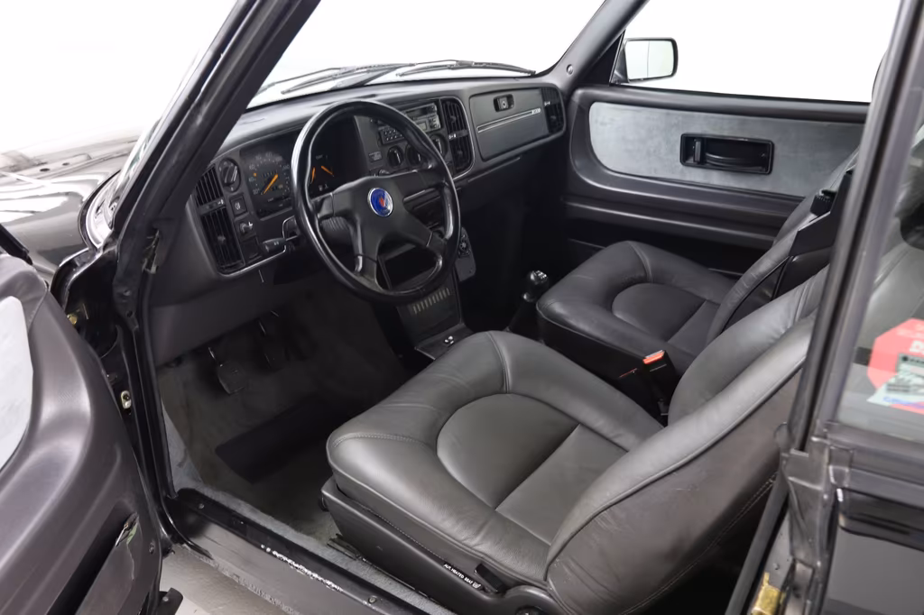 Saab 900
