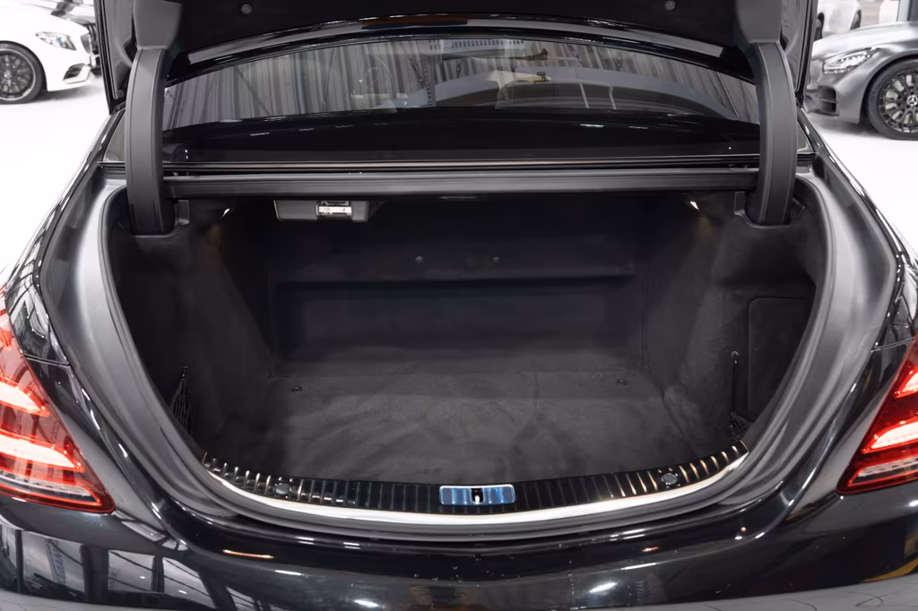 Mercedes-Benz S 560