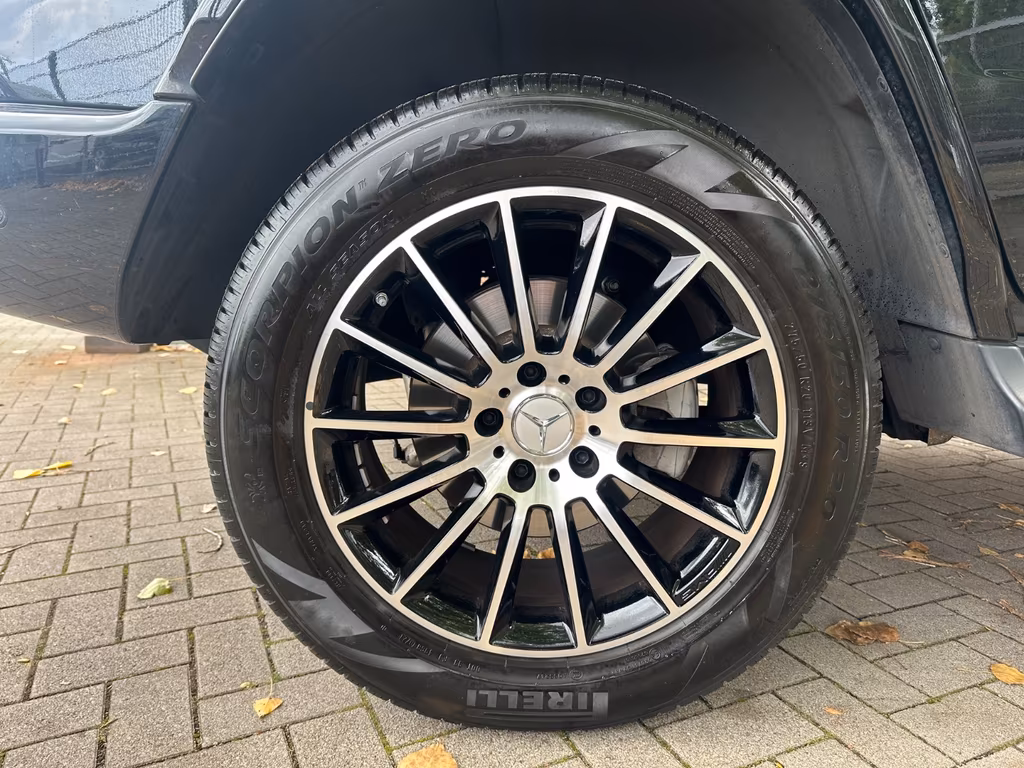 Mercedes-Benz G 400