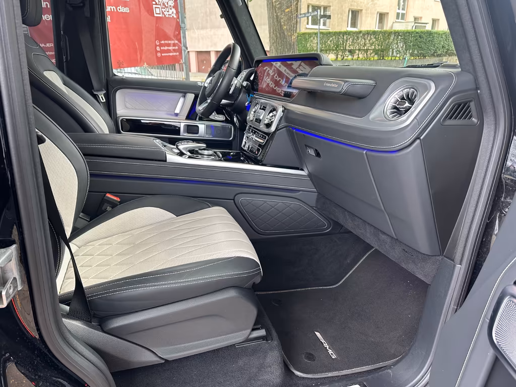 Mercedes-Benz G 400