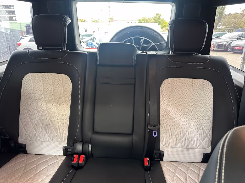 Mercedes-Benz G 400
