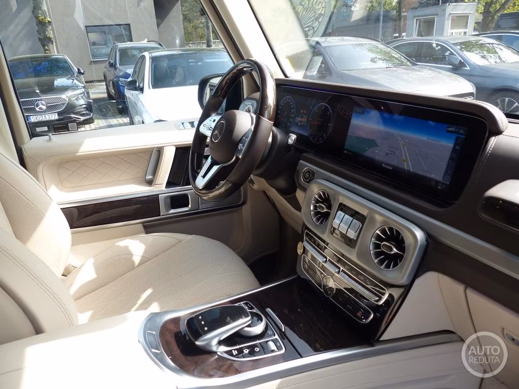 Mercedes-Benz G 400