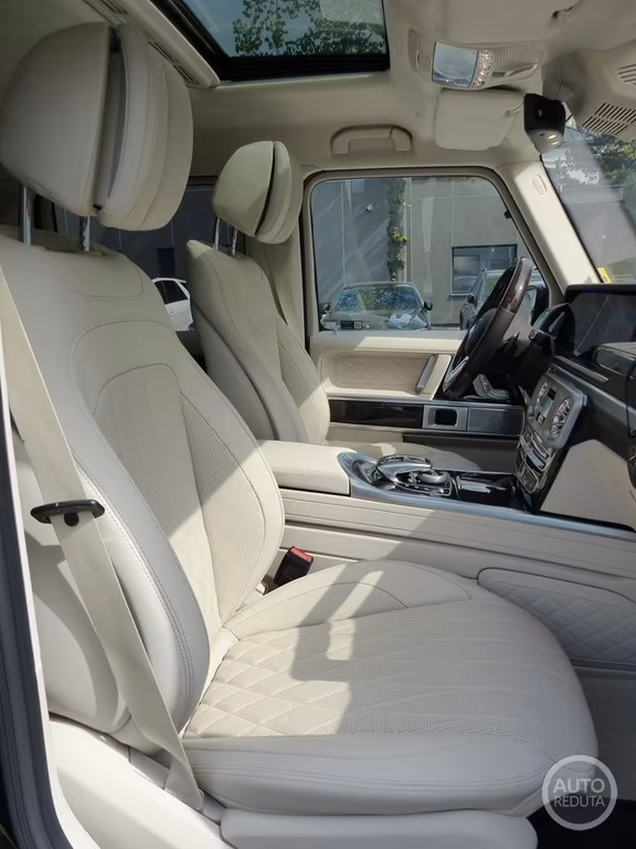 Mercedes-Benz G 400