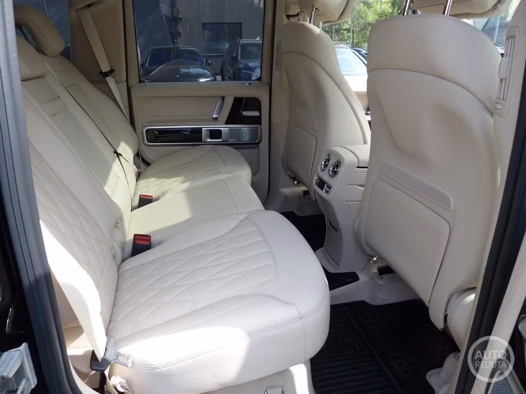 Mercedes-Benz G 400