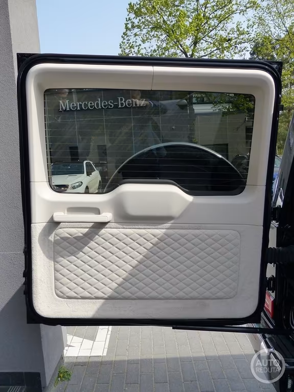 Mercedes-Benz G 400