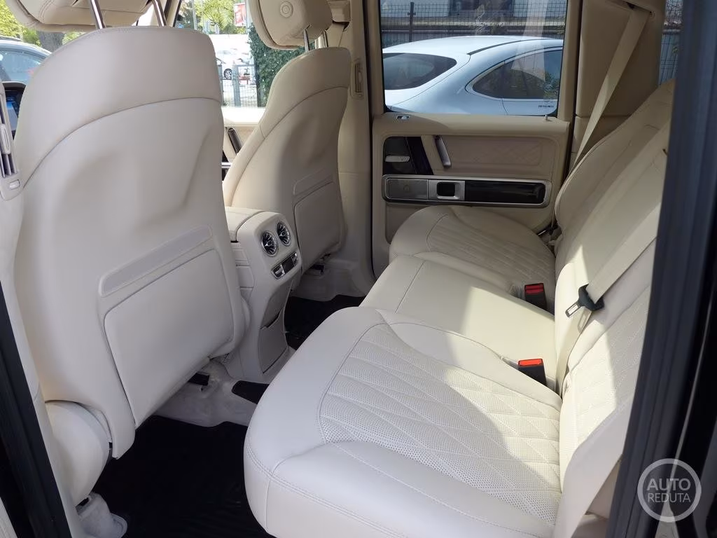 Mercedes-Benz G 400